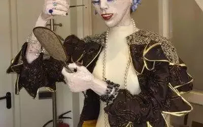 Mathilde Willink Event & Kunstwerk Mathilde met vlaspruik foto 1